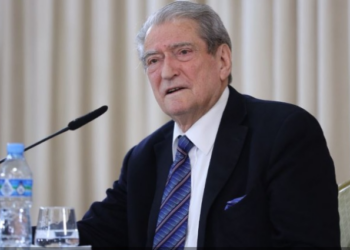 Protesta për vulën/ Berisha sulmon drejtësinë: Do flasim fuqishëm me revolucion. Rama, ndërhyrjet e fundit në gjykatë, faturën do e paguajë vetë