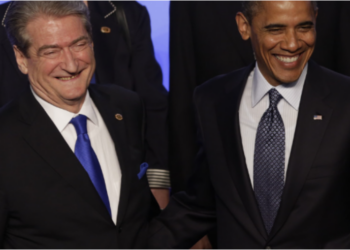 “Më ka përgjuar Barak Obama”/ Berisha s’përmbahet: I thashë një ambasadori të NATO-s se, nëse të regjistrojnë ty, merr shërbimet partnere e…!