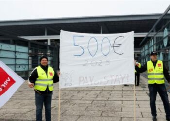 Mbi 300 mijë pasagjerëve në Gjermani u anulohen fluturimet si pasojë e grevës për paga më të larta
