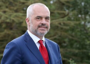 Rama poston pamjet: Transformim rrënjësor i dy shërbimeve në spitalin e Vlorës, Farmacinë dhe Dispancerinë