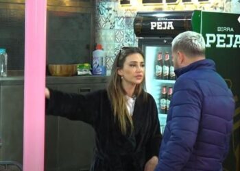 Kiara i tregon kufijtë Luizit: Mos më bëj mua skena në sy të të gjithëve. Kujdes me duart…!