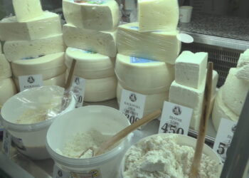 Nis monitorimi për shtrenjtimin e bulmetit, ‘Konkurrenca’: Dyshime për abuzim nga kompanitë e qumështit