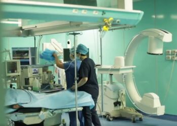 Histori suksesi! Realizohet ndërhyrja e rrallë për heqjen e tumorit në tru në QSUT