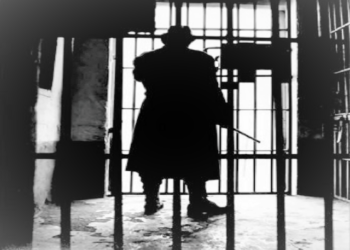 Krahu i djathtë i pushtetit: Ja si e kanë pësuar ministrat e brendshëm në qeveritë e Ahmet Zogut dhe Enver Hoxhës