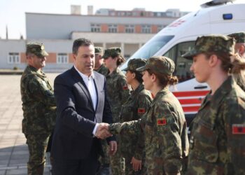 FOTOT/ Peleshi pret efektivët e kthyer nga misioni në Turqi: Kemi vlerësime maksimale nga pala turke