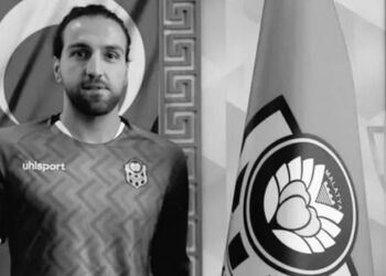 Futbolli në zi/ Nxirret i vdekur nga rrënojat e një ndërtese portieri në Turqi. Emri