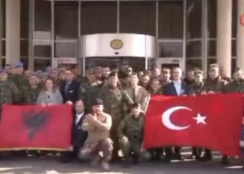 Ndihmuan 11 ditë në Turqi, skuadrat e kërkim shpëtimit kthehen në Shqipëri! Rama: Morën me vete mirënjohjen e popullit turk
