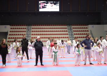 E gjithë familja në taekwondo/ Veliaj: Investimi në sport, një nga vendimet më të mira që kemi marrë
