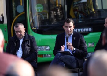 Transformimi i transportit urban, Veliaj: Korsi të dedikuara për 3 linjat e shpejta të autobusëve në Tiranë