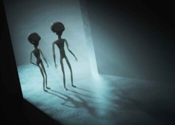 Eksperti i UFO-ve: Ata kanë një axhendë të fshehur, alienët nuk vijnë në paqe