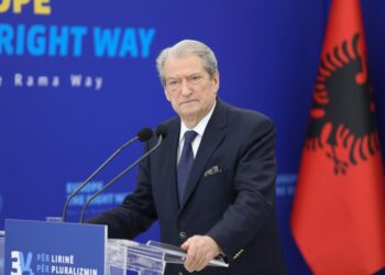 Berisha nuk pranon dështimin e protestës: Ishin montazh, postuan video të regjistruara kohë më parë