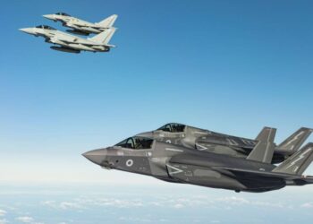 Skenari për dërgimin e avionëve luftarakë nga Britania në Ukrainë, kërcënon Rusia: Do të ketë pasoja ushtarake për të gjithë Europën