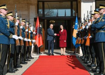 Osmani takon Begajn: Krah njëri-tjetrit në kremtimin e 15 vjetorit të Pavarësisë së Republikës së Kosovës!