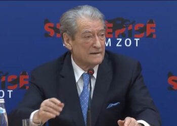 VIDEO/ Gazetari, pyetje Berishës: Doktor, pyet pak kunatën tënde Vjollca se kush janë ortakët e Duçkës