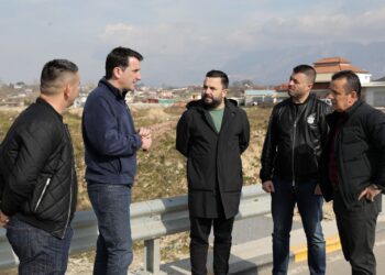 Rehabilitohet Ura e Çerkezës/ Veliaj: I paraprijmë emergjencave, për banorët e Zall Herrit shtohet një hapësirë të gjelbër!