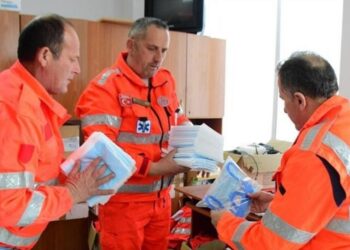 Dëshmitë rrëqethëse/ “E nisën punën duke u lutur në Zot”, mediat turke jehonë ekipit të shpëtimit shqiptar