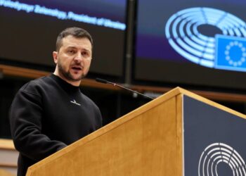 Zelensky thirrje Parlamentin Europian: Pranoni Ukrainën, na ndihmoni të kthehemi në shtëpi
