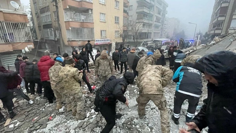 Skuadra shqiptare e mundjes i shpëton tërmetit në Turqi: Vetëm hoteli ynë mbeti në këmbë