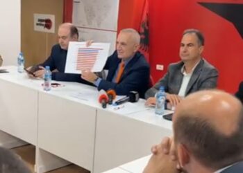 “Rama ka ikur, mjerë kush nuk e ka kuptuar”/ Meta kërcënon kryeministrin: Nëse nuk rri siç duhet në atë karrige, ajo të bie kokës