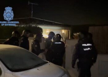 Kishin ngritur një shtëpi bari, arrestohet ish-ushtaraku shqiptar dhe bashkëshortja e tij! Iu gjetën 131 kg kanabis, si u zbuluan