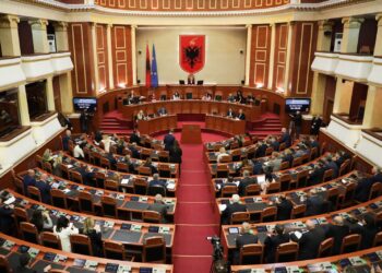 Deputeti i PD kërkesë kryetares së Kuvendit: Anulo votimin e akteve gjatë seancës plenare të kësaj date!