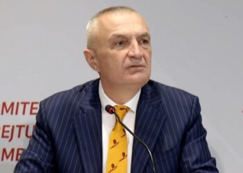 “Rama s’mund ta blejë kurrë Ilir Metën dhe Sali Berishën”/ Meta apel socialistëve: Largojeni sa më shpejt, ose do përfundoni si…