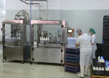 “Rritje abuzive e çmimit të qumështit”! Ekspertët: Vlera për nënproduktet po shtrenjtohen me hile