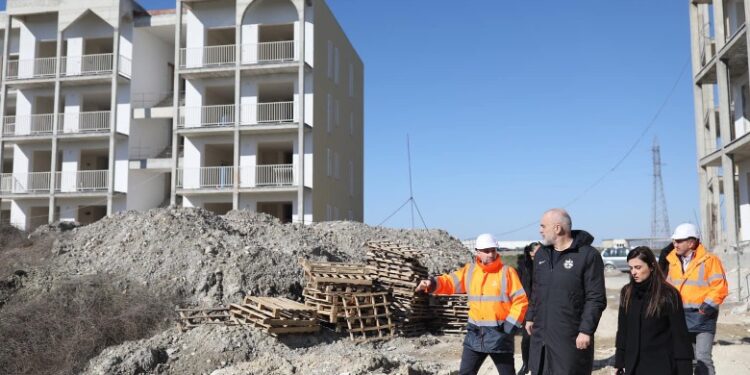 FOTOT/ Rindërtimi pas tërmetit, Rama: Puna për shndërrimin e lagjes së prekur nga tërmeti në Durrës vijon! Do strehohen 996 familje
