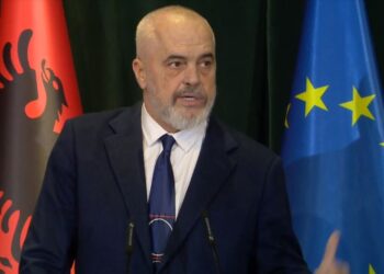 Pyetet për ‘revolucionin demokratik’ të Berishës, Rama: Fola për dixhitalin. Nuk flas në gjuhë të huaj për….!