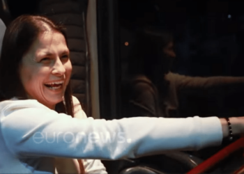 Sot shofere autobusi, flet 33-vjeçarja: Makinën e kam mësuar që 9-vjeçe me ZIS. Doganierët serbë më thonë “Madame”