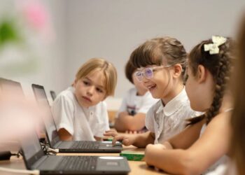 Platforma dixhitale SMIP/ Kushi: Prindërit mund të informohen rreth fëmijëve në kohë reale