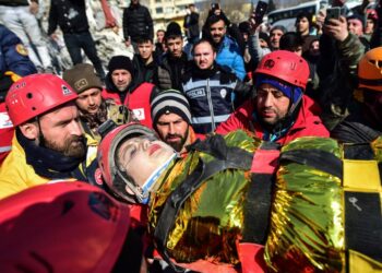 10-vjeçarja nxirret pas 90 orësh nga rrënojat, ekipet detyrohen t’i presin krahun