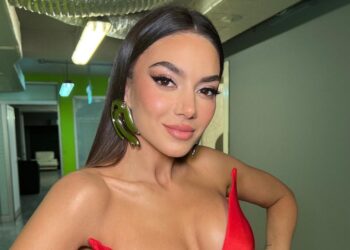 FOTO/ Elvana Gjata ndan me ndjekësit foton e fëmijërisë me rastin e 36-vjetorit të lindjes
