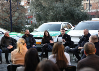 Veliaj me kompanitë e taksive: Tirana, qyteti me më shumë taksi elektrike në rajon; liberalizimi i tregut modernizoi shërbimin