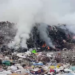 Zjarr te fusha e mbetjeve në Vlorë, tym dhe erë e rëndë në gjithë zonën