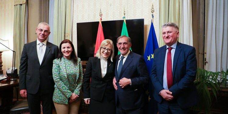 Presidenti i Senatit italian pret deputetët shqiptarë: Jemi krenarë për miqësinë tonë të fortë