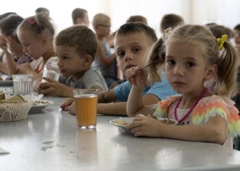 Ukraina akuzon Rusinë për rrëmbimin e gati 20 mijë fëmijëve
