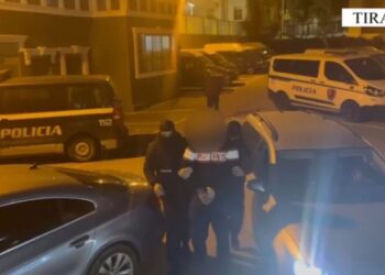 Shitja e drogës në Tiranë/ ‘Sa do ma japësh? Mos më shkruaj në Facebook se e ka dhe gruaja’
