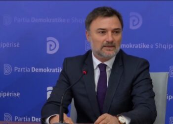 Alibeaj: Këlliçi e kishte mundësinë të garonte me logon e PD, por zgjodhi Ilir Metën