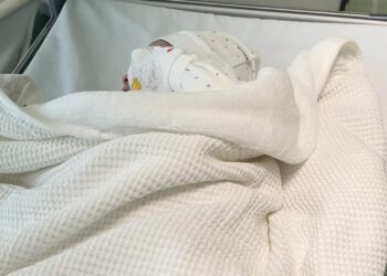 FOTO/ Deputeti i PD-së bëhet baba për herë të dytë: Zoti na bekoi me djalë