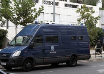‘Më goditën në kokë pasi u kërkova ujë’/ Arrestohen 4 policët grekë që torturuan shqiptarin e burgosur