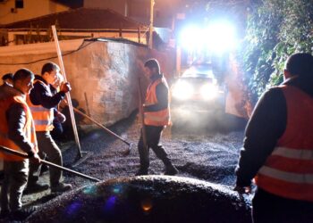 Asfaltohet një tjetër rrugë në Tiranë, Veliaj: Ndërhyjmë në çdo lagje të kryeqytetit për të urbanizuar çdo cep