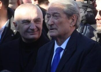 VIDEO/ “Shqipëria është e vjedhur nga tradhëtarë”, spoti që iu kthye Berishës e Metës kundër