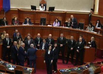 Përgatitje për seancën e nesërme parlamentare!