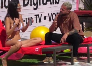 Jori e veshur me bikini, Luizi i shkon pranë, Kristi i kujton Kiarën: Do të vijnë gërshërë…