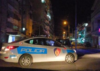 AMP nis hetimet/ Sherr mes uniformave blu, efektivi i dehur ofendoi punonjësin e “Shqiponjave”