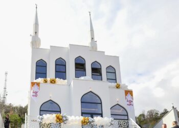 Hapet xhamia e re në Tiranë/ Veliaj: Kush ndërton një xhami, ndihmon një zonë të tërë!