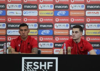 EURO 2024/ Sylvinho nis të skicojë formacionin, çfarë provoi në stërvitjen e të mërkurës
