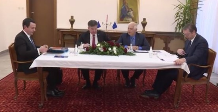 Ka vështirësi/ ‘Ethet e negociatave’, sërish pauzë pas 10 orësh në tryezën e bisedimeve të Kurtit dhe Vuçiçit në Ohër