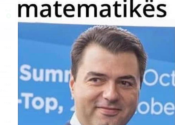 FOTO LAJM/ “7×7=42′! Komentuesit tallen me Bashën: Mësuesi i matematikës, gëzuar 7 marsin